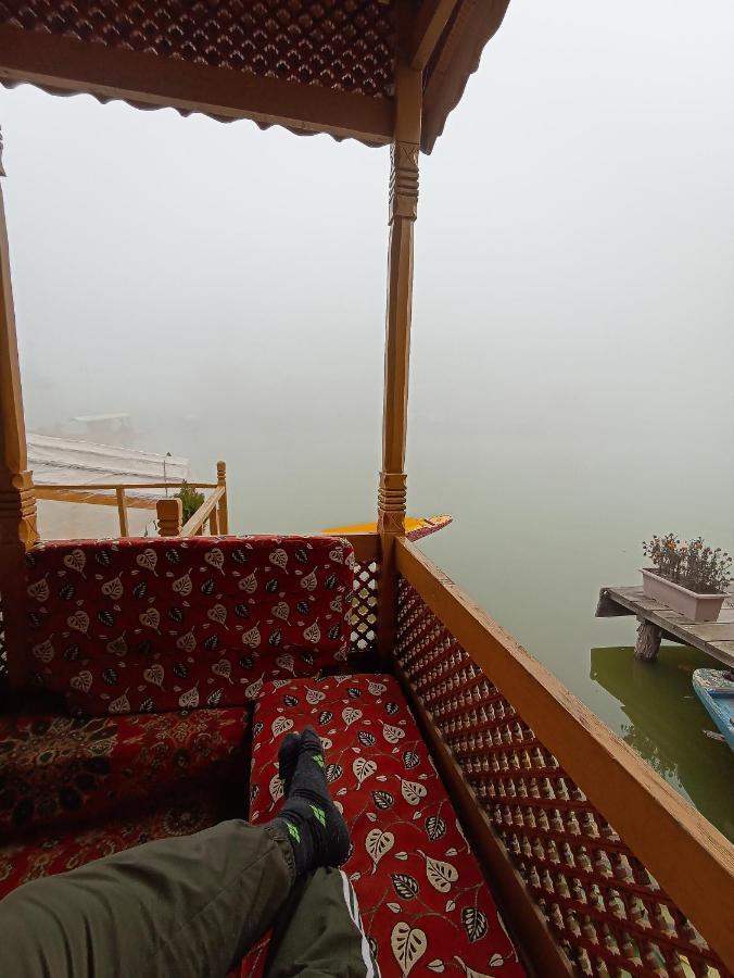 Hotel Hb Nancy Group Of Houseboats Srīnagar Esterno foto
