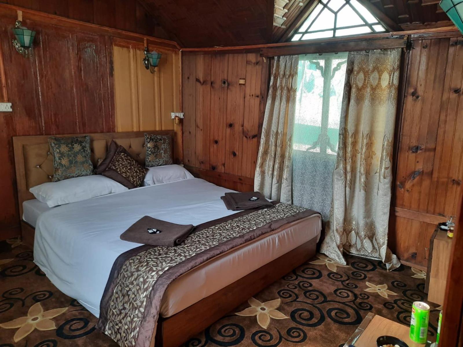 Hotel Hb Nancy Group Of Houseboats Srīnagar Esterno foto